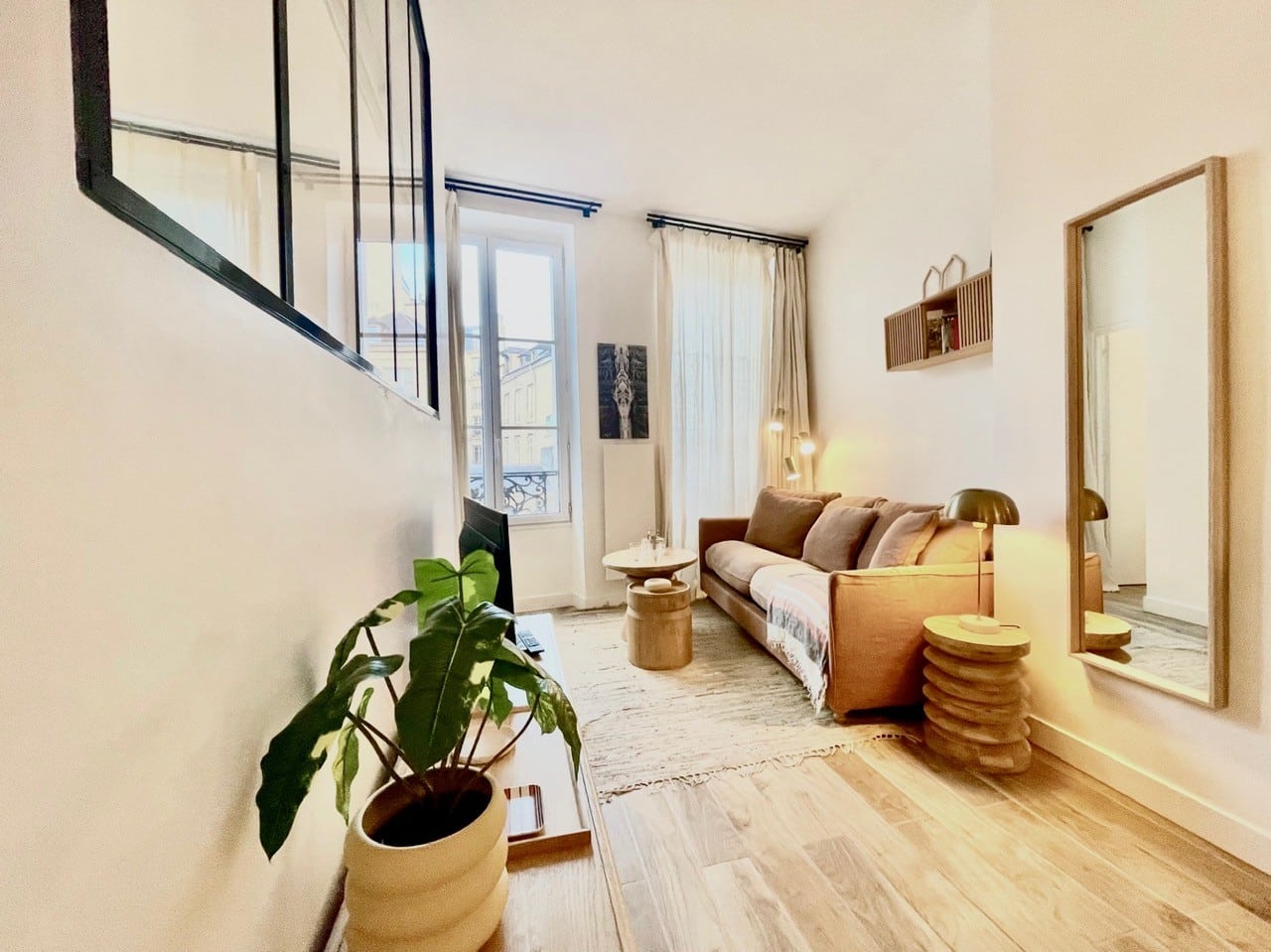Location Appartement Meublé 2 Rooms ​32m2 ​​Saint-Paul​ Paris