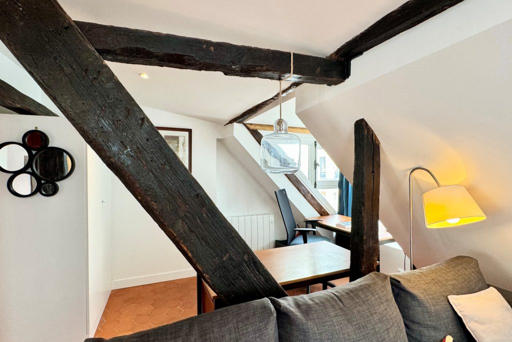 appartement-2pieces-75004-a-Paris-104166-274576366780