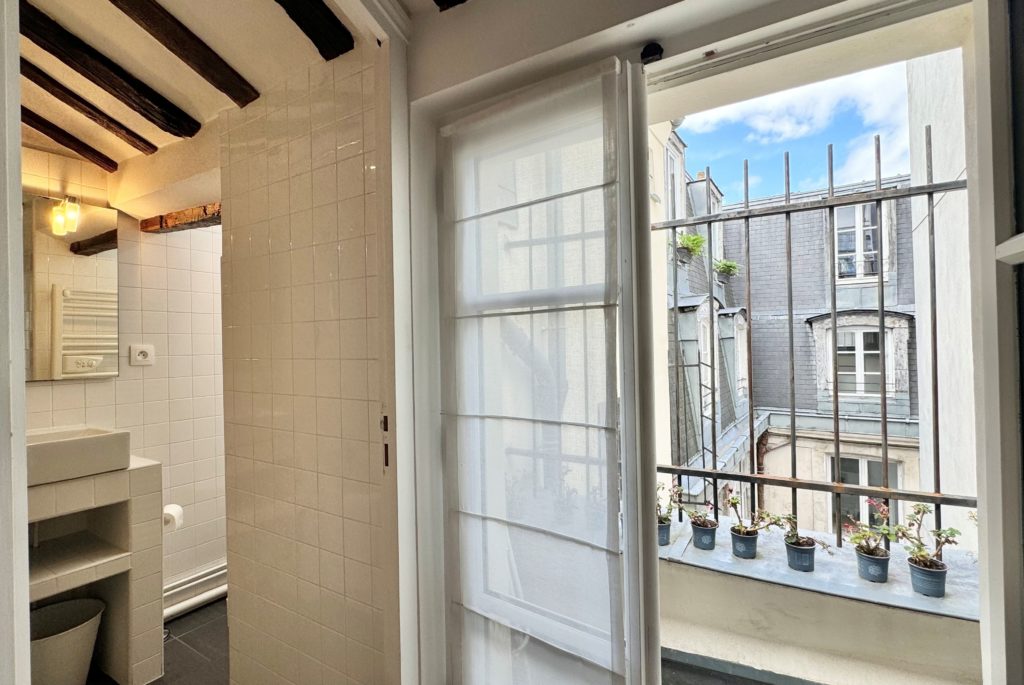 appartement-2pieces-75004-a-Paris-104166-274576379106