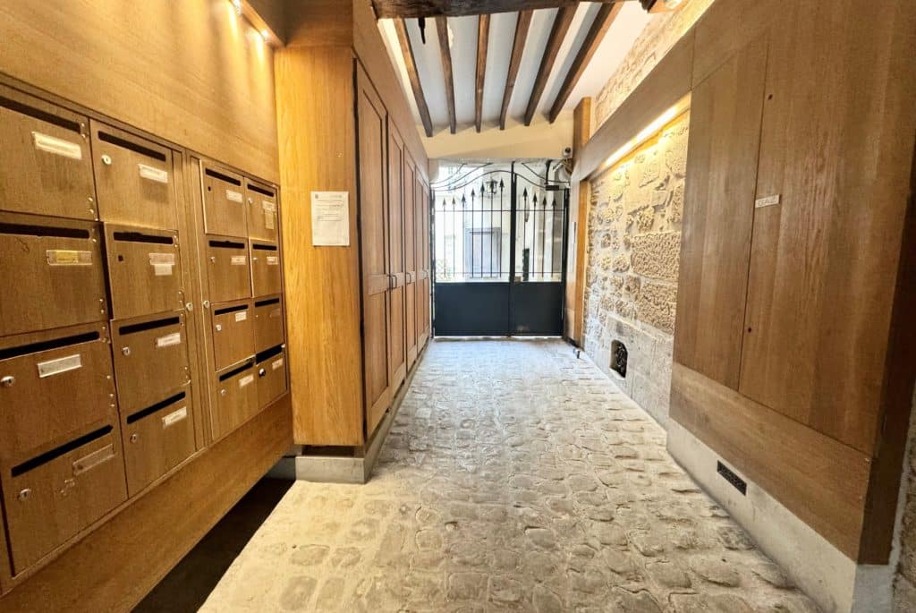appartement-2pieces-75004-a-Paris-104166-274576830706