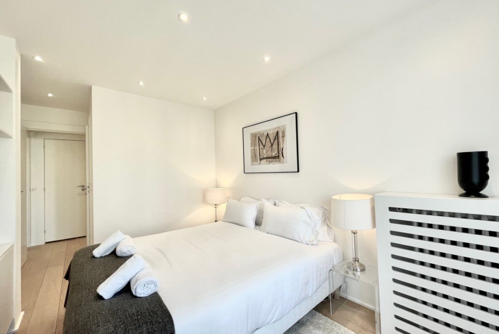 Location Appartement Meublé - 100 m² - 3 pièces - 75116 Paris - 216030 - 372254159086