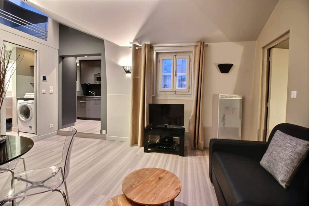 Location Appartement Meublé - 2 pièces - 40 m² - Elysées - Madeleine - 75008 Paris - 108055