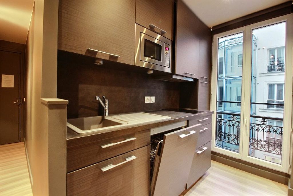 Location Appartement Meublé - 2 pièces - 40 m² - Elysées - Madeleine - 75008 Paris - 108055-7