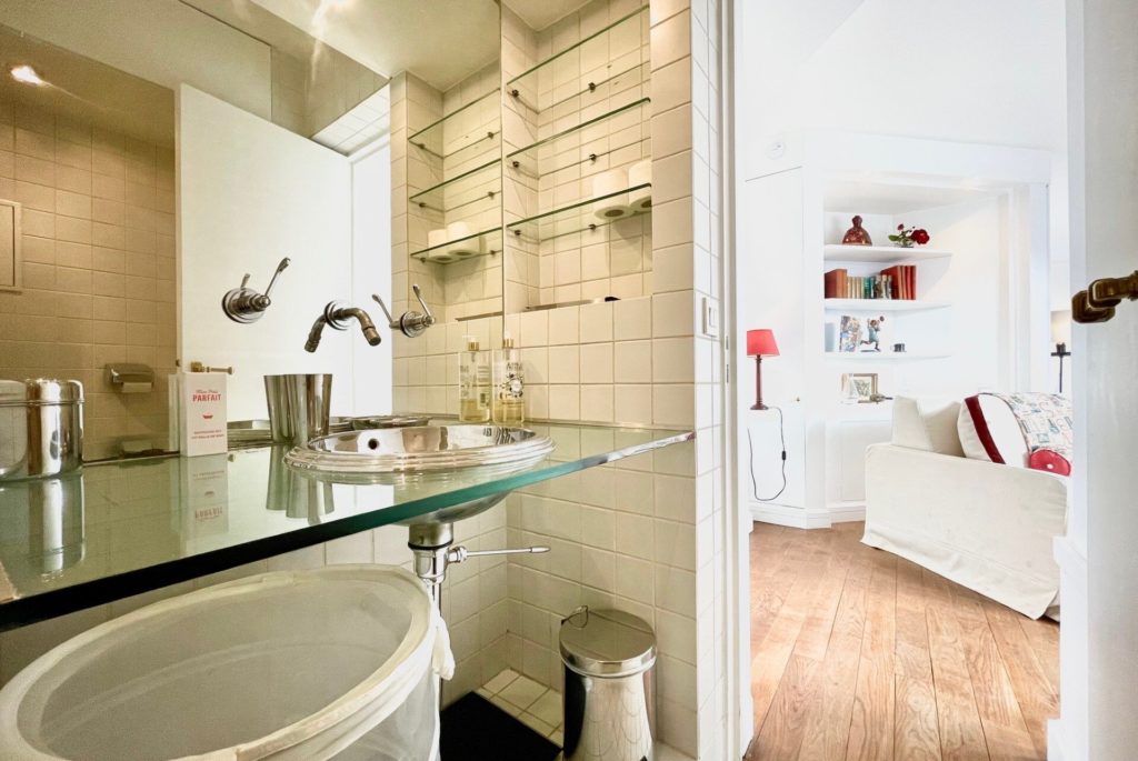 Location Appartement Meublé - 49.8 m² - 1 pièces - 75016 Paris - S16007 - 383902803136