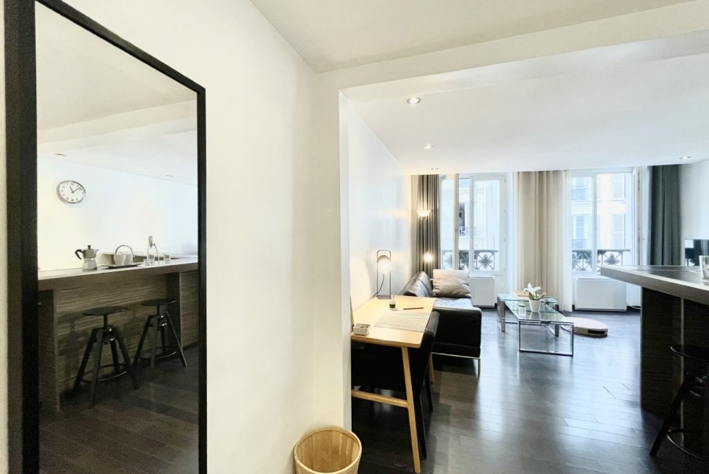 Location Appartement Meublé - 2 pièces - 35 m² - Montorgueil - 75002 Paris - 102002-9