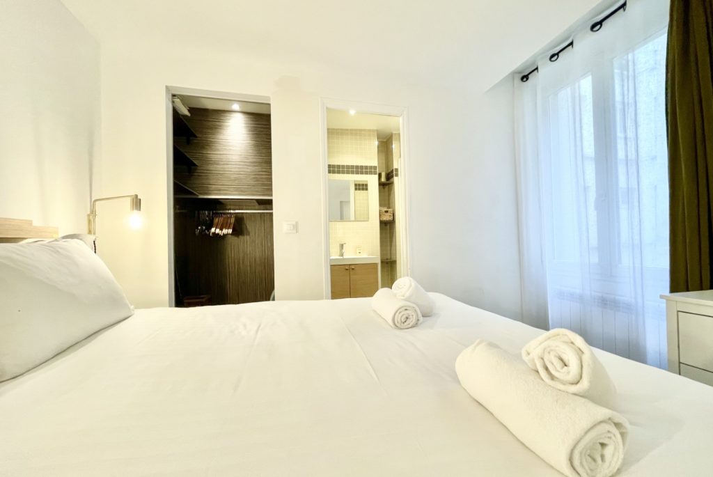 Location Appartement Meublé - 2 pièces - 35 m² - Montorgueil - 75002 Paris - 102002-20