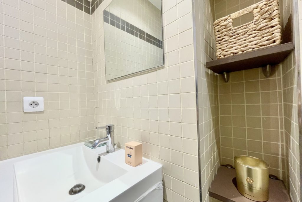 Location Appartement Meublé - 2 pièces - 35 m² - Montorgueil - 75002 Paris - 102002-24