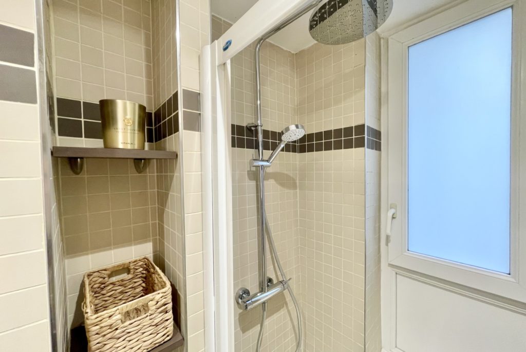 Location Appartement Meublé - 2 pièces - 35 m² - Montorgueil - 75002 Paris - 102002-23