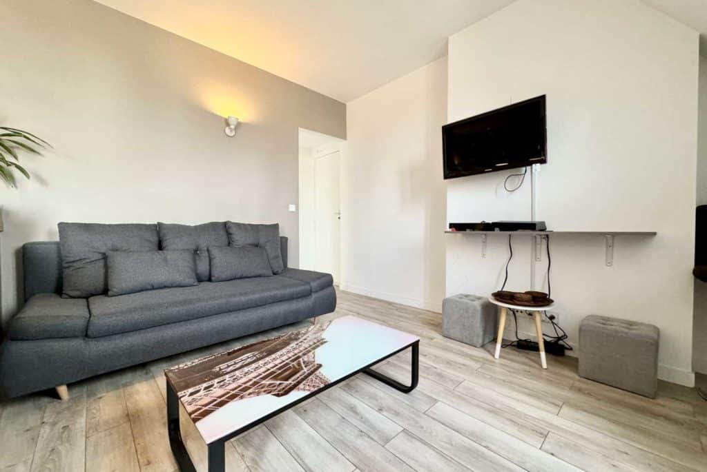 Location Appartement Meublé - 2 pièces - 35 m² - Champ de Mars - 75007 Paris - 107246-7