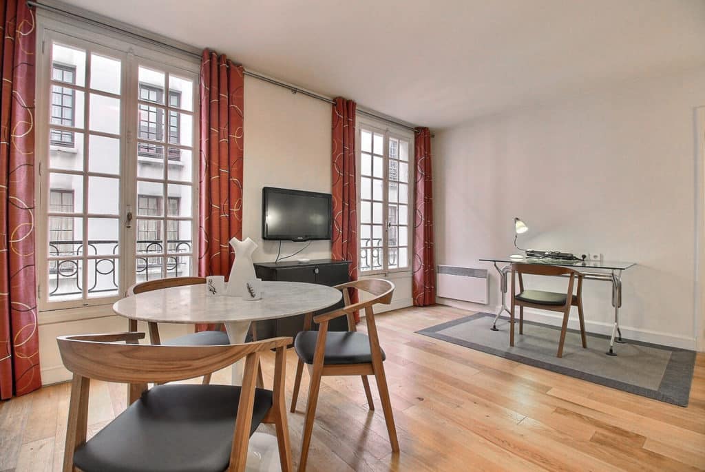 Location Appartement Meublé - 2 pièces - 45 m² - Invalides - 75007 Paris - 107404-5