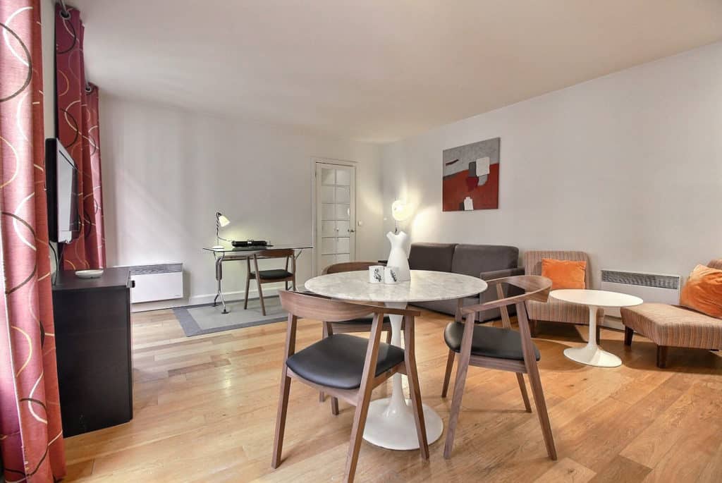 Location Appartement Meublé - 2 pièces - 45 m² - Invalides - 75007 Paris - 107404
