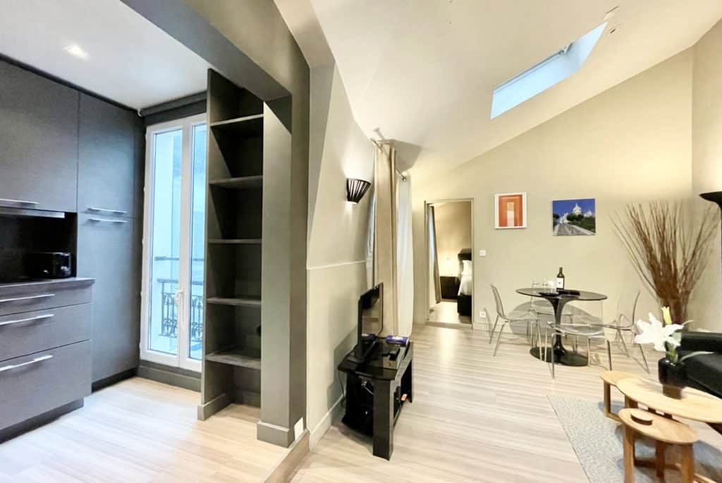 Location Appartement Meublé - 2 pièces - 42 m² - Elysées - Madeleine - 75008 Paris - 108055-8