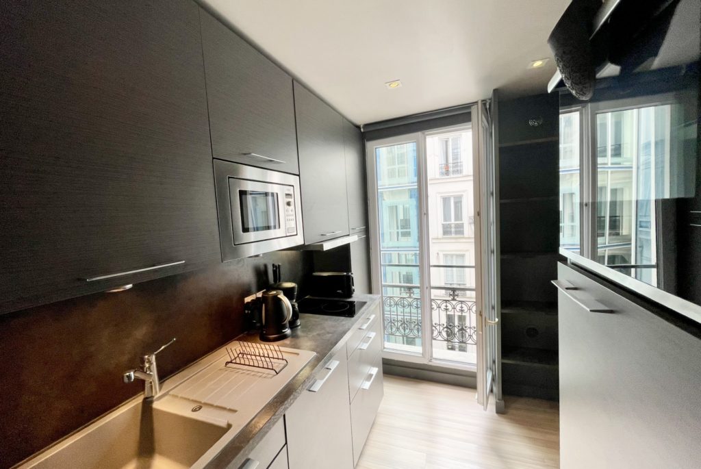 Location Appartement Meublé - 2 pièces - 42 m² - Elysées - Madeleine - 75008 Paris - 108055-10