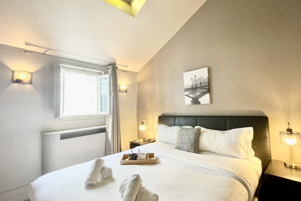 Location Appartement Meublé - 2 pièces - 42 m² - Elysées - Madeleine - 75008 Paris - 108055-15