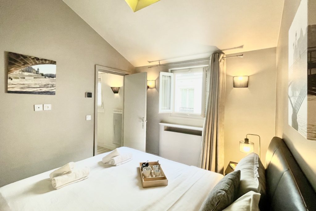 Location Appartement Meublé - 2 pièces - 42 m² - Elysées - Madeleine - 75008 Paris - 108055-16