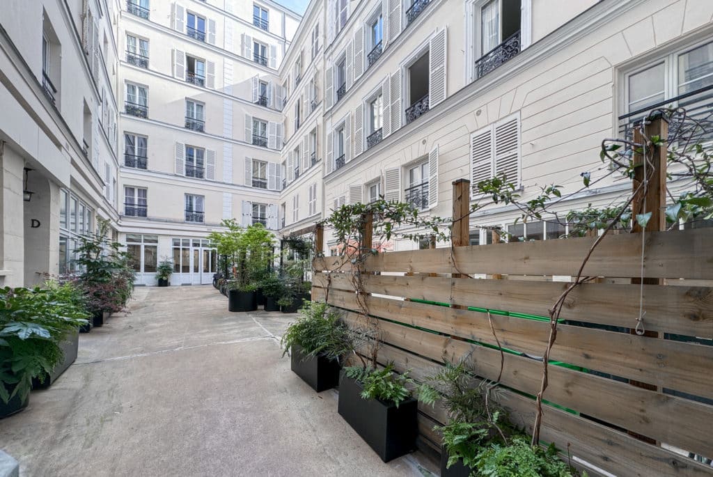 Furnished apartment - 2 rooms - 33 sqm - Grands Boulevards - Lafayette - 75009 Paris - 109052-7