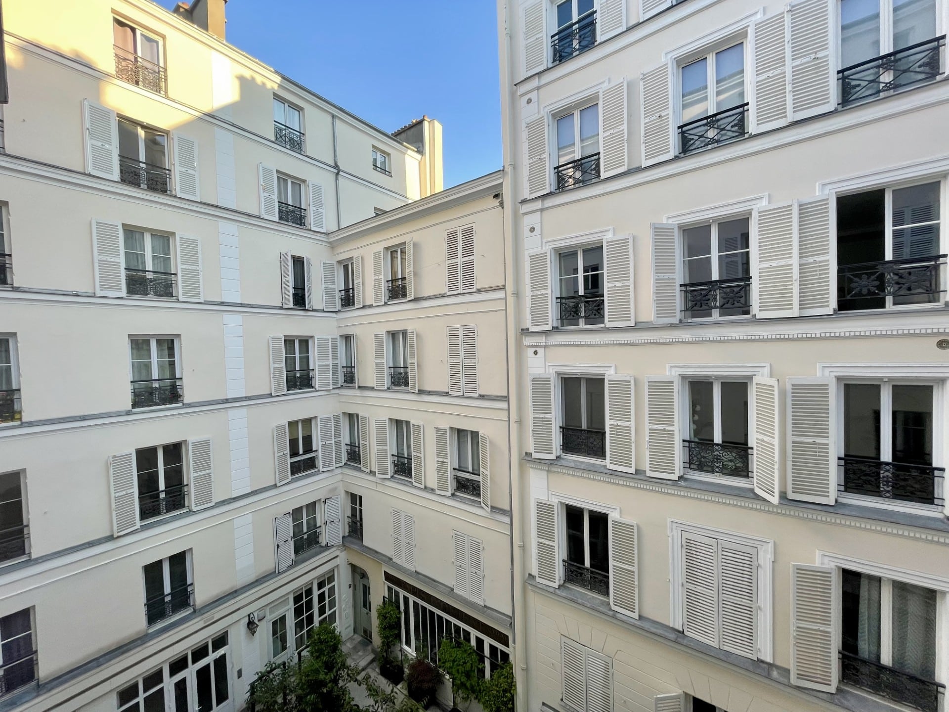 L&#39;Appartement DEUXIEME CLASSE - L&#39;Appartement SU PARIS/ス パリス GOWN L'Appartement DEUXIEME CLASSE - SU PARISスパリス L