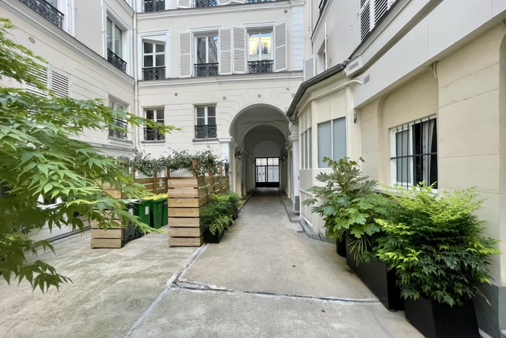Location Appartement Meublé - 2 pièces - 32 m² - Grands Boulevards - Lafayette - 75009 Paris - 109052-25