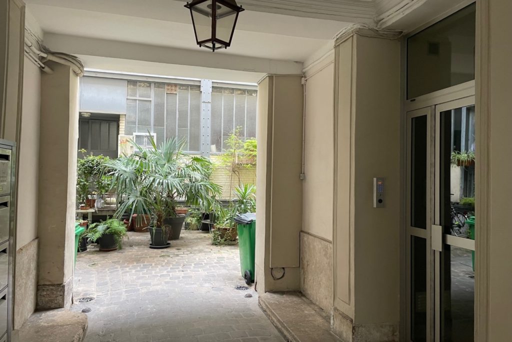 Location Appartement Meublé - 2 pièces - 42 m² - Martyrs - Saint Georges - Trinité - 75009 Paris - 109175-19