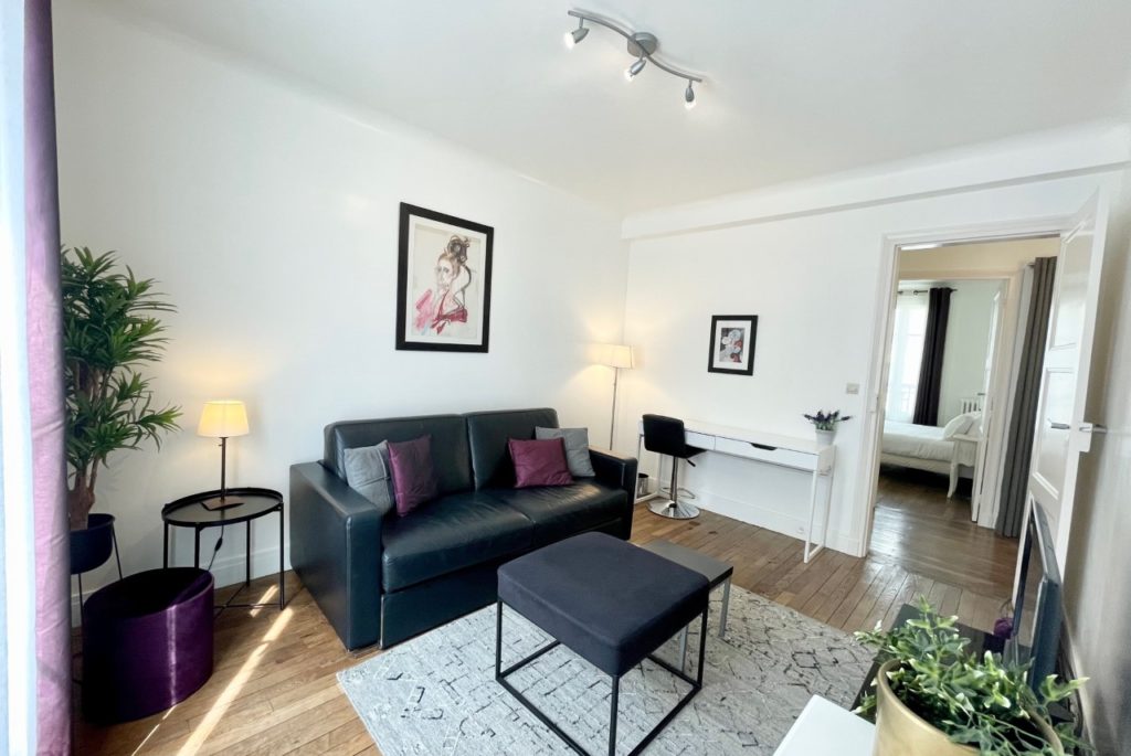Location Appartement Meublé - 2 pièces - 35 m2 - Champ de Mars- 75015 Paris -115346