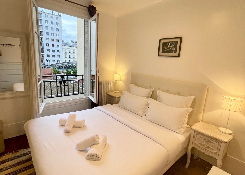 Furnished apartment - 2 rooms - 35 sqm - Champ de Mars - 75015 Paris - 115346-11