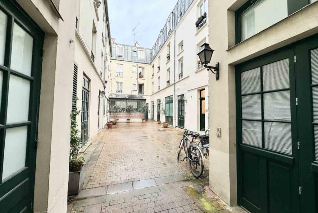 Location Appartement Meublé - 2 pièces - 50 m² - Batignolles - Fourche - 75017 Paris - 117235-17