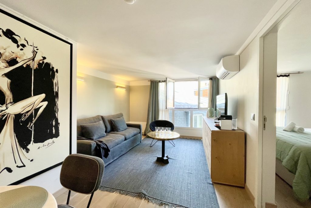 Location Appartement Meublé - 2 pièces - 37 m² - Montmartre - Pigalle - 75018 Paris - 118935