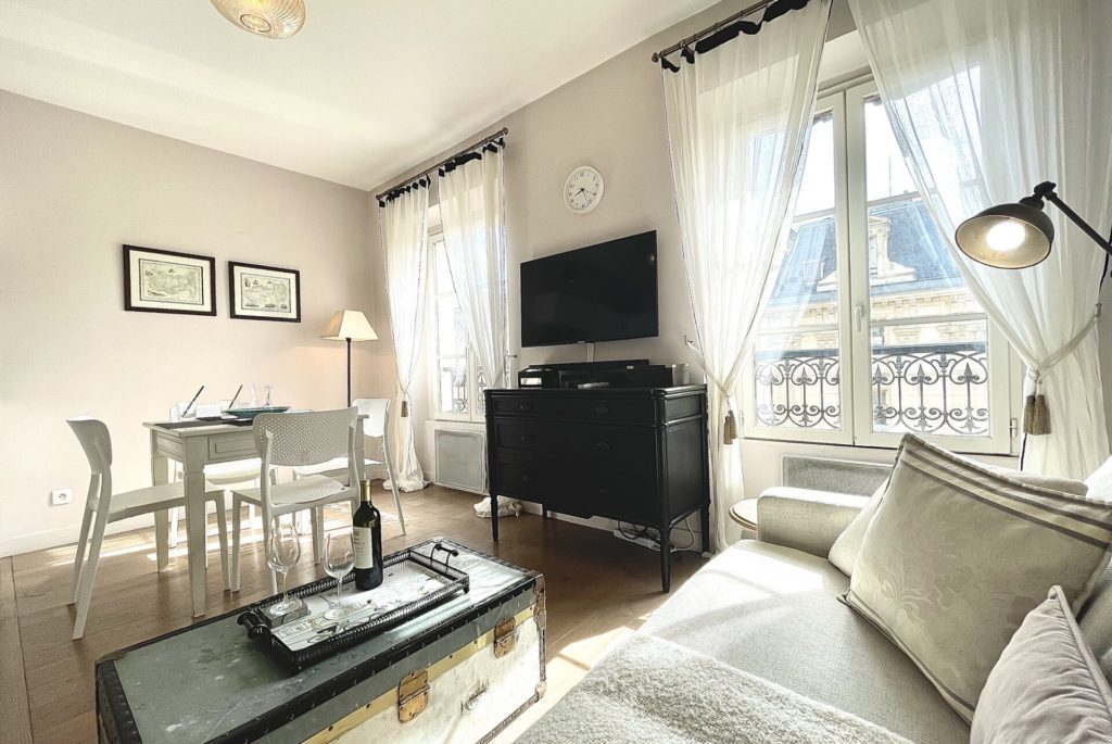 Location Appartement Meublé - 37.90 m² - 2 pièces - 04 75004 Paris - 104309 - 385413825764