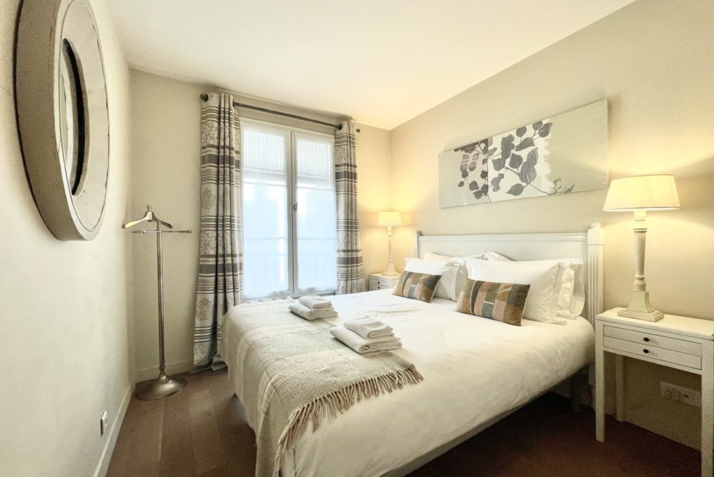 Location Appartement Meublé - 37.90 m² - 2 pièces - 04 75004 Paris - 104309 - 385414177006