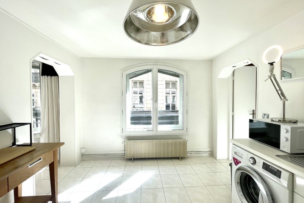 Location Appartement Meublé - 63.18 m² - 2 pièces - 75001 Paris - 101022 - 392798390520