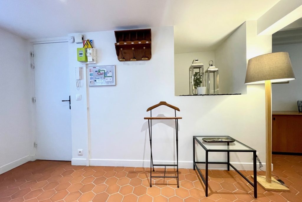 Location Appartement Meublé - 70 m² - 2 pièces - 75004 Paris - 104166 - 421653878984
