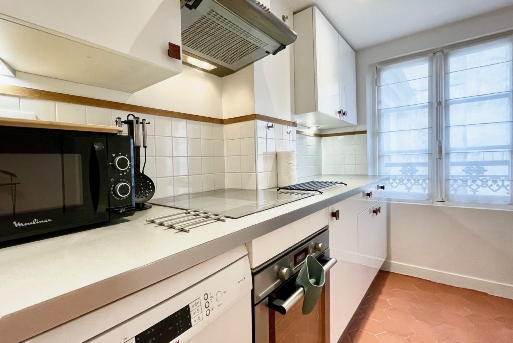 Location Appartement Meublé - 70 m² - 2 pièces - 75004 Paris - 104166 - 421654048964