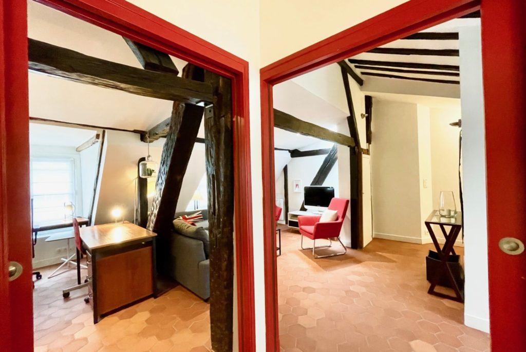 Location Appartement Meublé - 70 m² - 2 pièces - 75004 Paris - 104166 - 421654048970