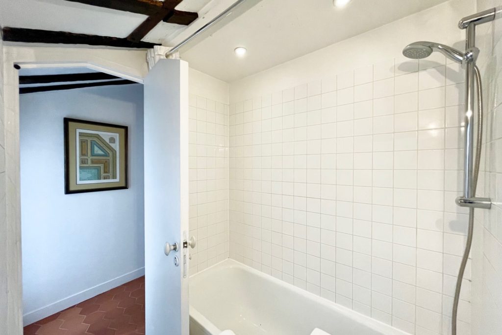 Location Appartement Meublé - 70 m² - 2 pièces - 75004 Paris - 104166 - 421663825107