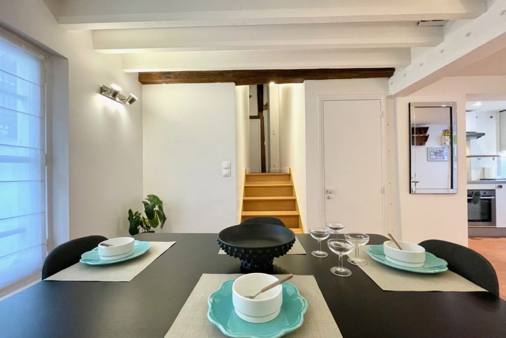 Location Appartement Meublé - 70 m² - 2 pièces - 75004 Paris - 104166 - 421663825108