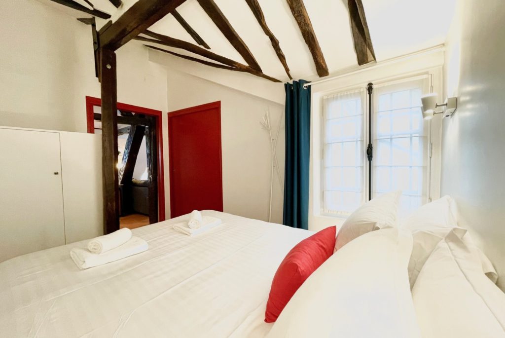 Location Appartement Meublé - 70 m² - 2 pièces - 75004 Paris - 104166 - 421663852743