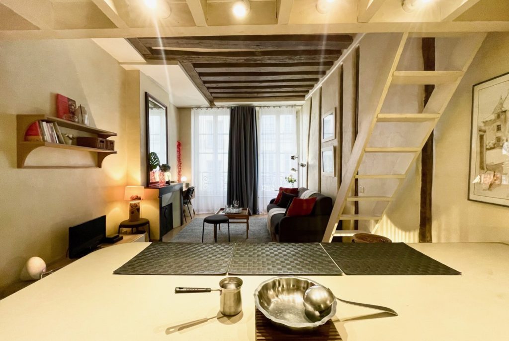 Location Appartement Meublé - 37.12 m² - 2 pièces - 75004 Paris - 104316 - 440666493163