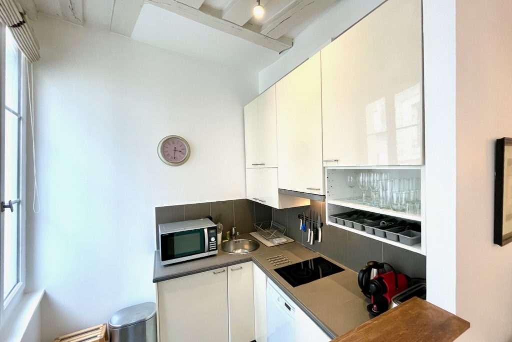Location Appartement Meublé - 37 m² - 2 pièces - 75004 Paris - 104327 - 434156432583