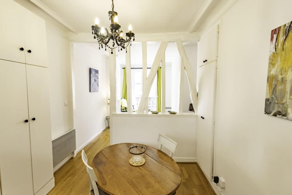 Furnished apartment - 2 rooms - 35 sqm - Quartier Latin - Saint Germain de Prés - Odéon - 75005 Paris - 105226