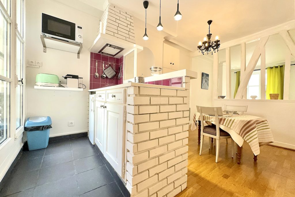 Location Appartement Meublé - 2 pièces - 35 m² - Quartier Latin - Saint Germain de Prés - Odéon - 75005 Paris - 105226-1