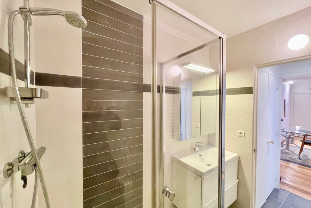 appartement-2pieces-75007-a-Paris-107404-335565902029