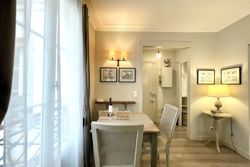 Location Appartement Meublé - 40.45 m² - 2 pièces - 75007 Paris - 107539 - 408909486301
