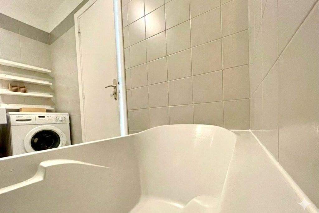 Location Appartement Meublé - 53.07 m² - 2 pièces - 75008 Paris - 108283 - 369874427097