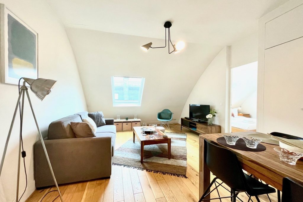 Location Appartement Meublé - 53.07 m² - 2 pièces - 75008 Paris - 108283 - 369875163358