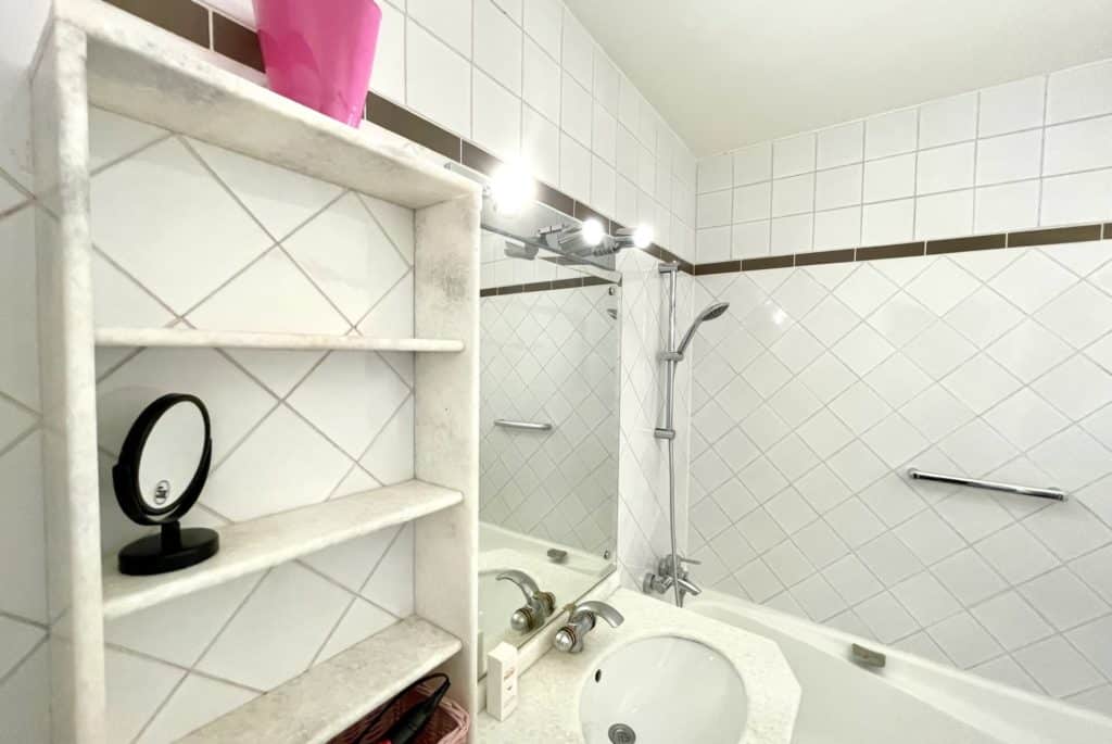 Location Appartement Meublé - 42.77 m² - 2 pièces - 75011 Paris - 111042 - 407869467886