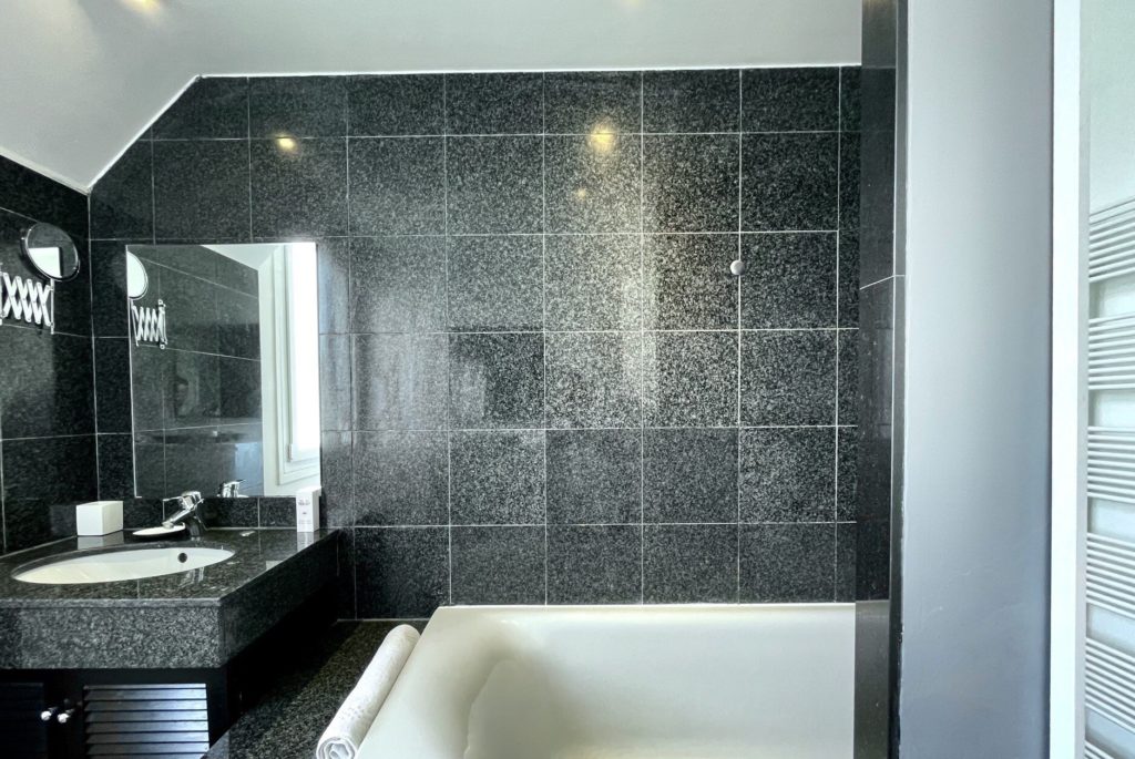 Location Appartement Meublé - 46.25 m² - 2 pièces - 75015 Paris - 115094 - 392673108156