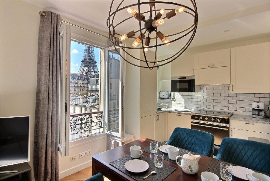 Location Appartement Meublé - 3 pièces - 63m² - Champ de Mars - 75007 Paris - 207211