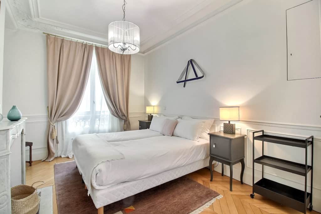 Location Appartement Meublé - 3 pièces - 70 m² - St Lazare - 75008 Paris - 208027-7