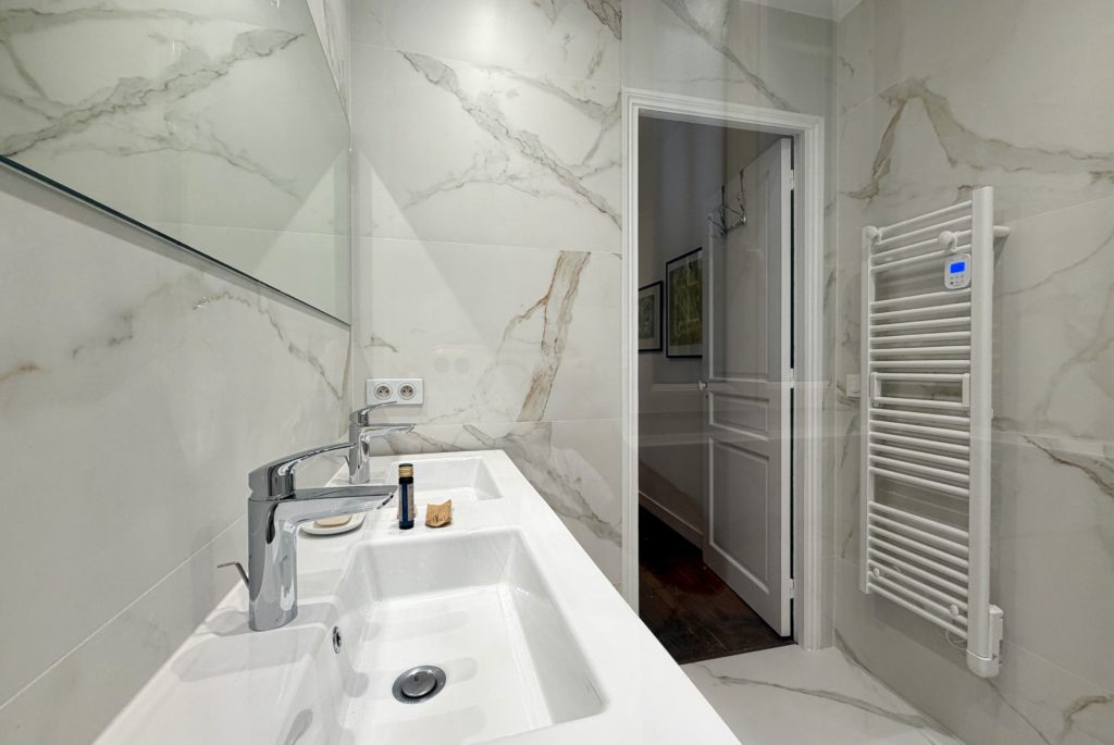 Location Appartement Meublé - 77.06 m² - 3 pièces - 75016 Paris - 216123 - 456822845655