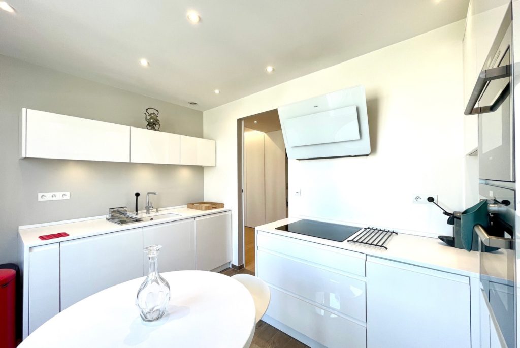 Location Appartement Meublé - 100 m² - 3 pièces - 75116 Paris - 216030 - 450191709428